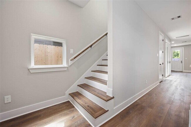 Foto del edificio - 8006 Sunbury St