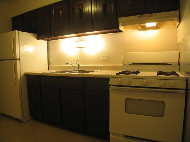 Building Photo - 10056 Holly Ln