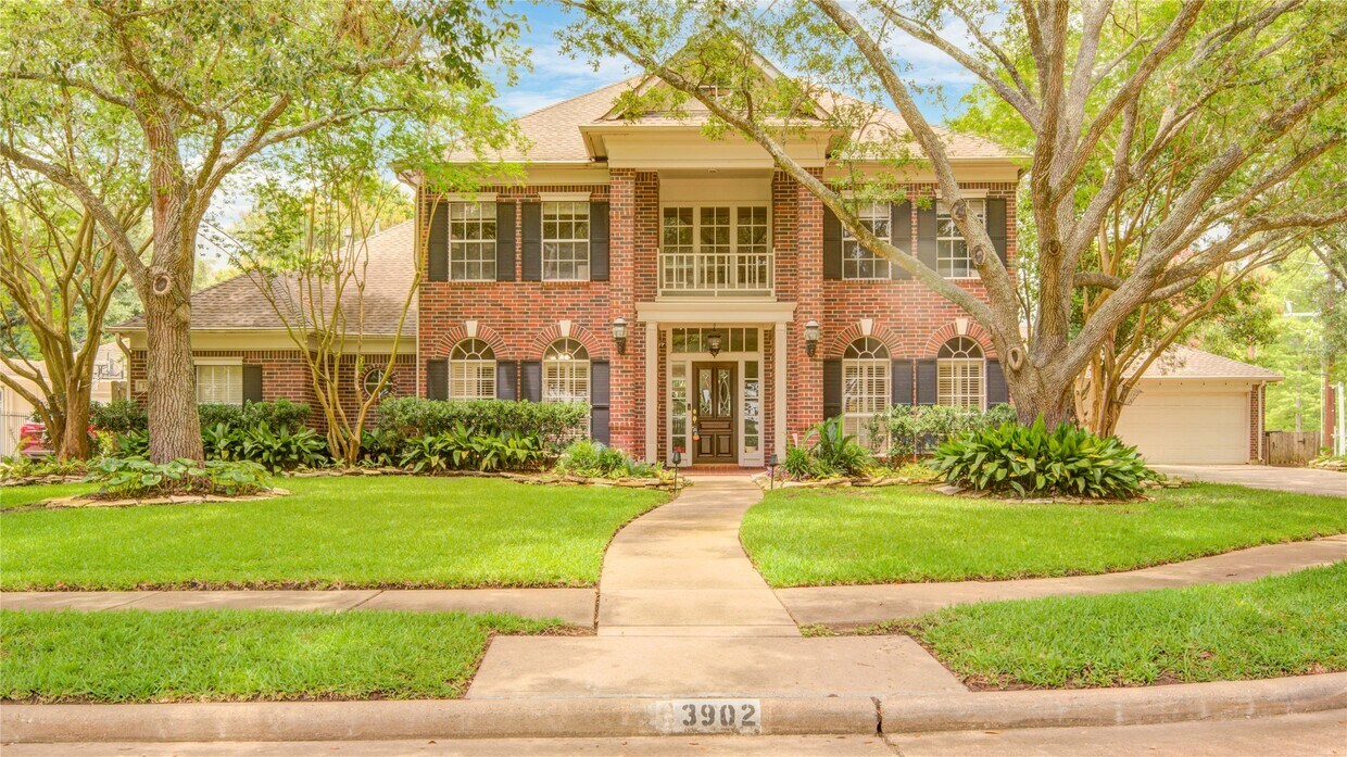 Primary Photo - 3902 Lyndhurst Pl