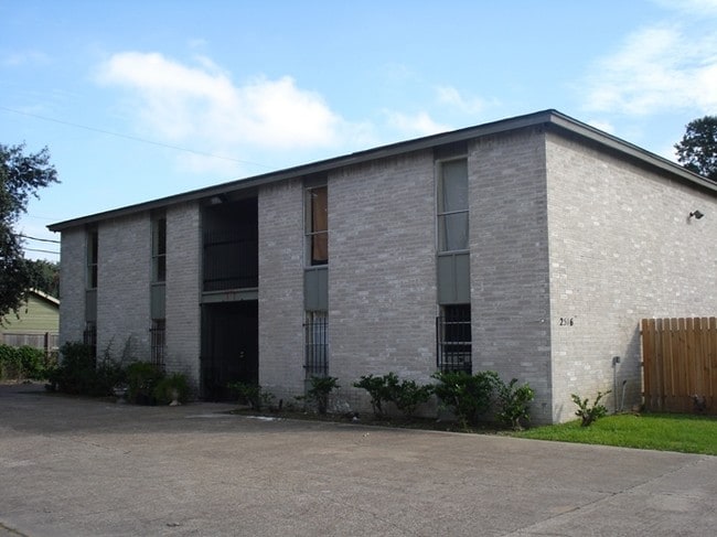 Building Photo - 2516 Smart St