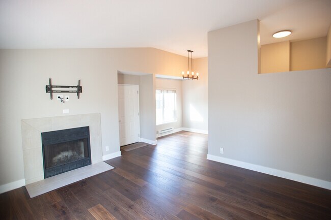 Del salón al comedor - 202 Shoreline Ct