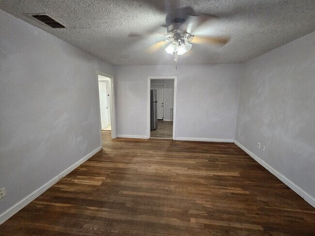 Building Photo - 2011 35th St