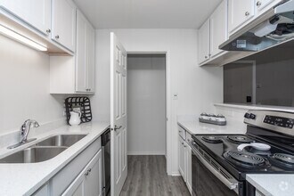 Building Photo - The Green At Chevy Chase Apartments