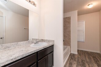 Building Photo - 24430 Veratti Ln