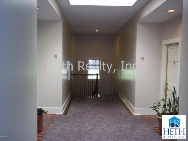 Building Photo - Historic San Marco Area