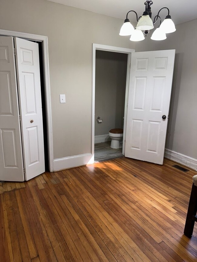Foto del edificio - Beautiful two story North side home Availa...