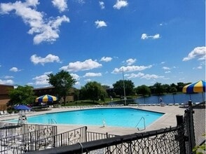 Building Photo - 9480 Bay Colony Dr
