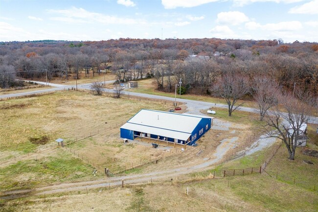 Building Photo - 1455 N 444 Rd