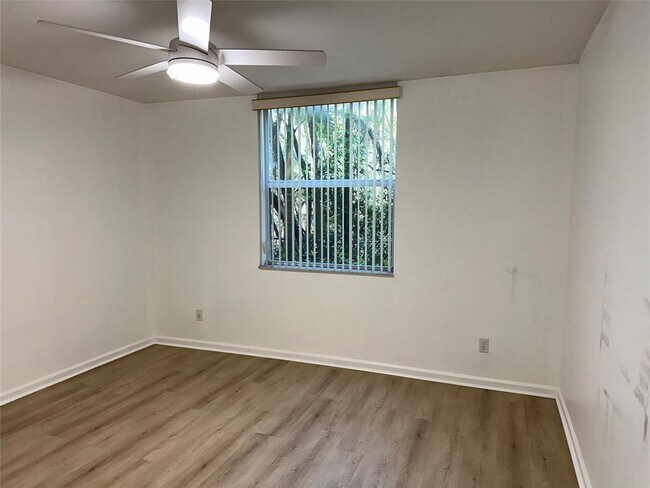 Foto del edificio - 529 E Sheridan St
