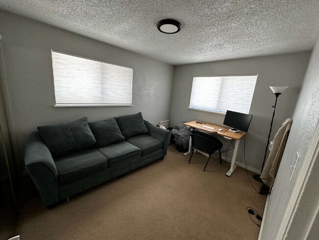 Photo - Available December! Cosy duplex in Potter Highlands! Apartment