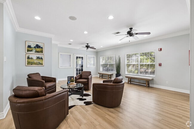 Clubhouse Lobby - Cypress Gardens