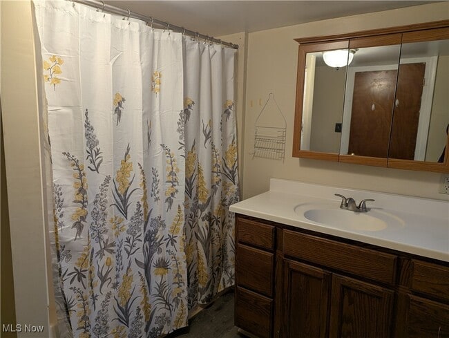 Building Photo - 15401 Madison Rd