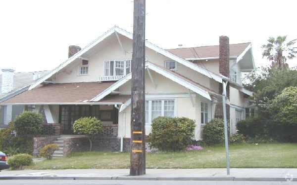 Building Photo - 5315 Cole St