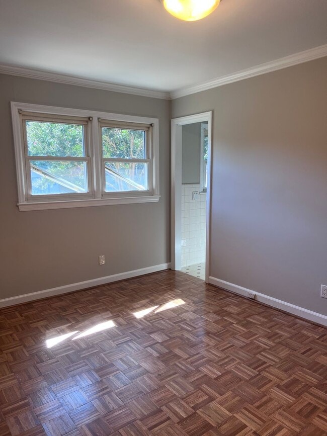 Building Photo - 3610 Edgefield Rd