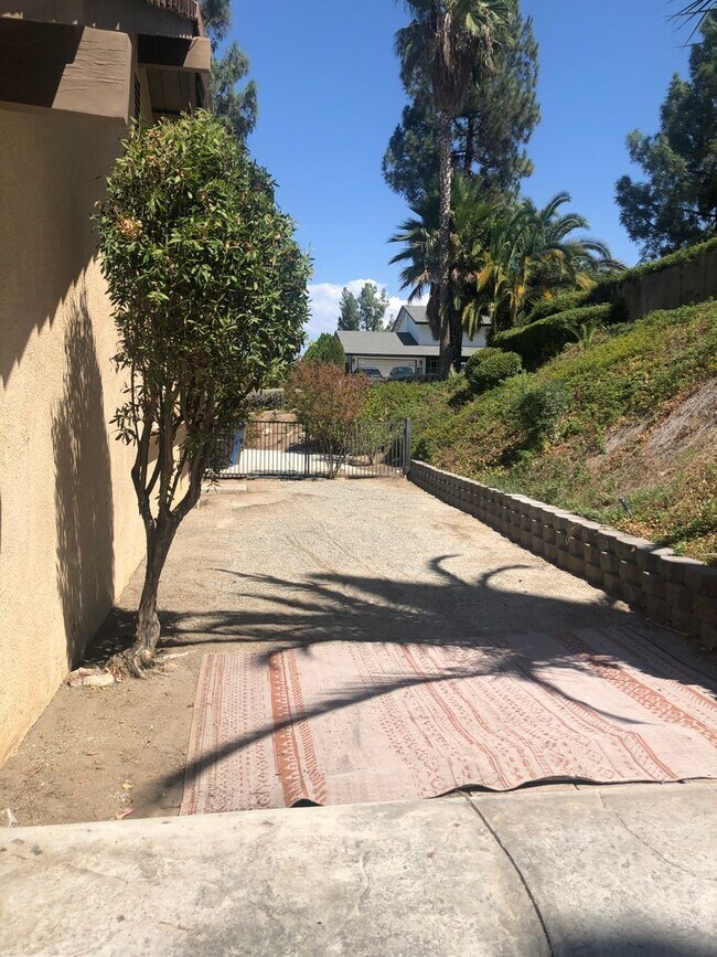 Foto del edificio - Home for rent in Canyon Crest!