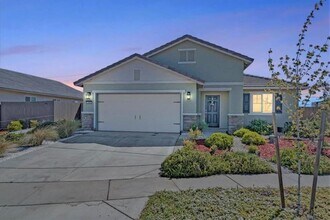 Building Photo - 3595 Morning Glory St