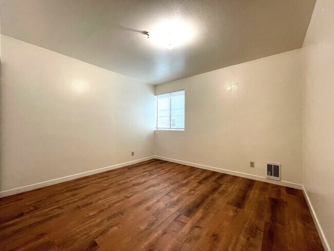 Foto del edificio - 3800 39th Ave