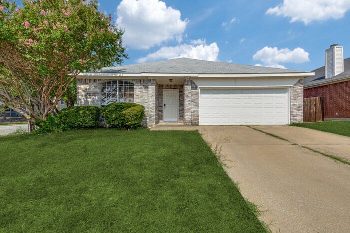 Foto principal - 7101 Park Creek Circle East