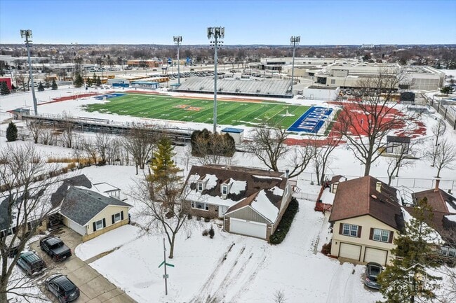 Building Photo - 931 Canterbury Dr