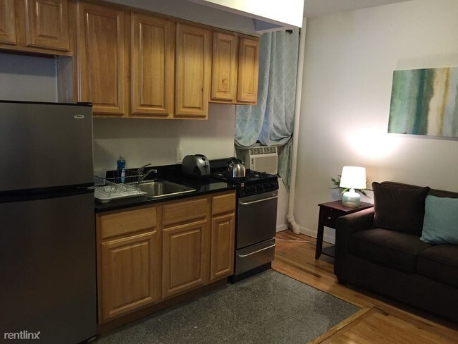 Building Photo - 2 br, 1 bath  - 1151 W 7th St