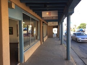 Building Photo - 107 Paseo Del Pueblo Norte