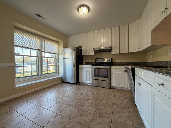 Building Photo - 4780 Marlwood Way