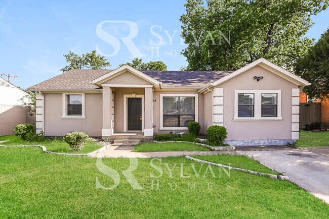 Building Photo - The living is easy in this 3 bedroom, 2 ba...