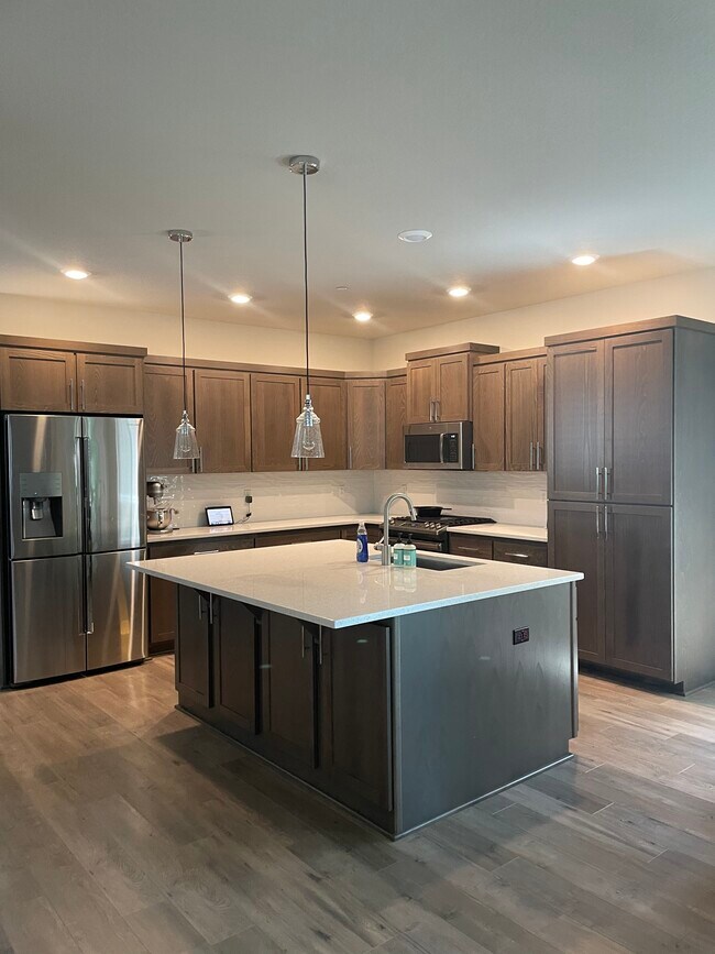 Building Photo - 16832 SE Fox Glen Ct