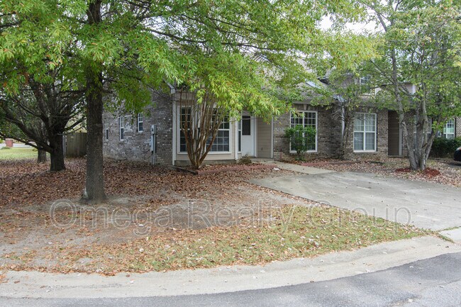 Foto del edificio - 180 Chase Creek Cir