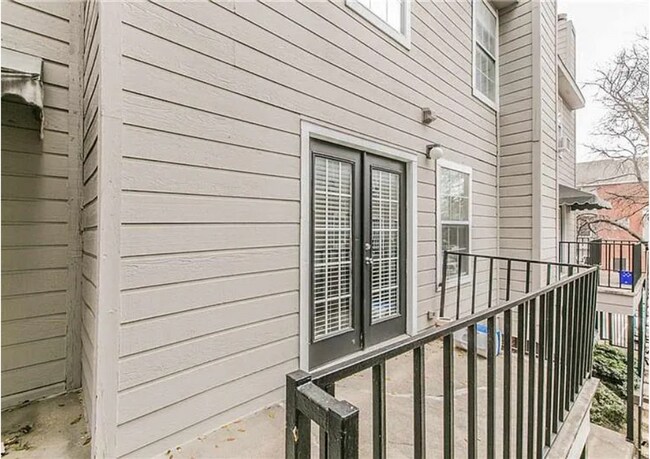 Building Photo - 600 Bagby Ave