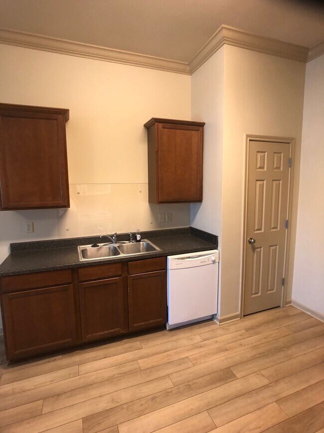 Building Photo - 205 Lodge Dr