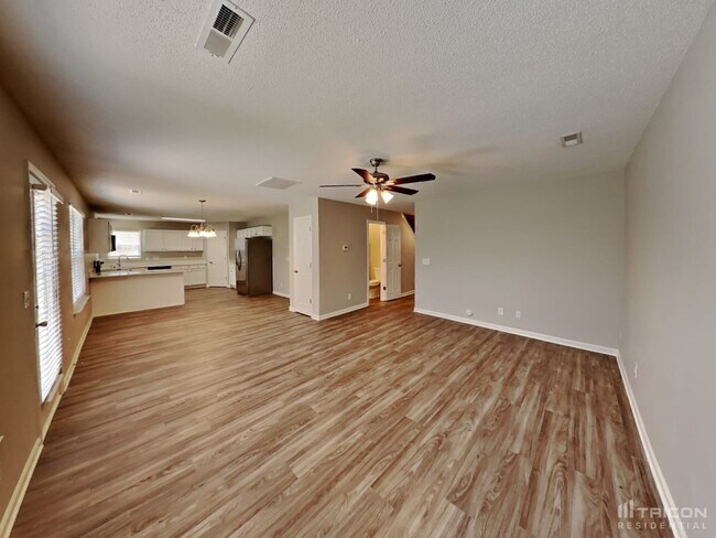 Foto del edificio - 4812 Chapel Ridge Dr