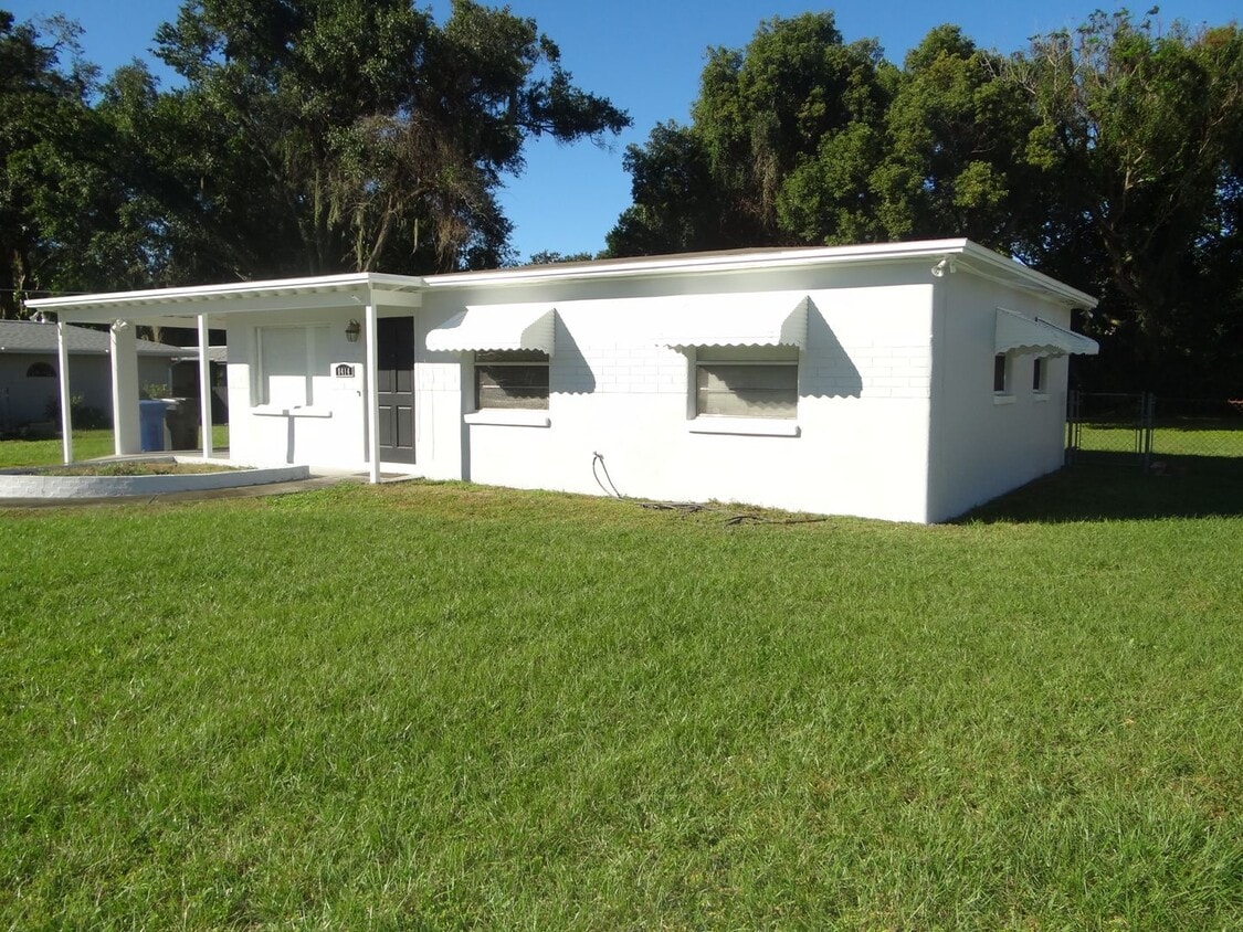 Primary Photo - Mid century 3/1 home - Centrally located