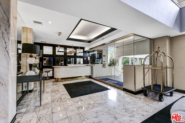 Foto del edificio - 1131 Alta Loma Rd