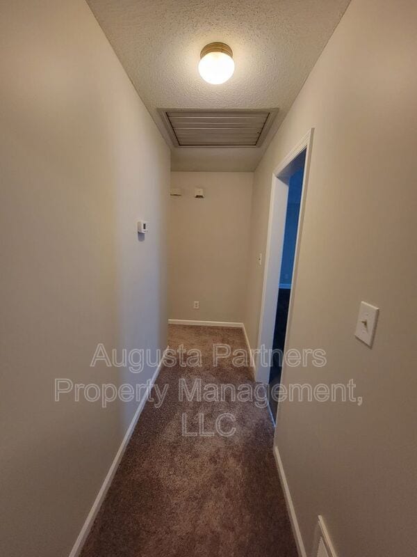 Foto del edificio - 4460 Whisperwood Dr