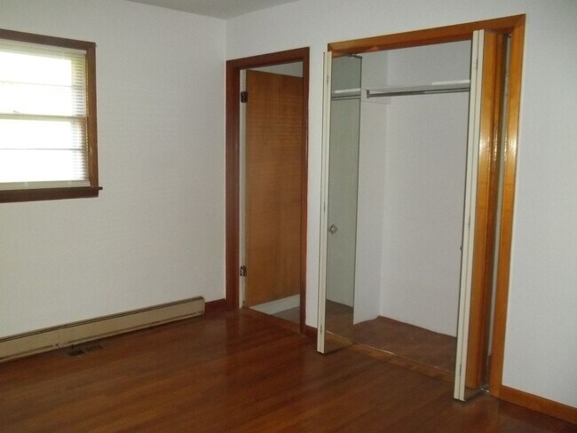 Building Photo - 115 Armstrong Cir