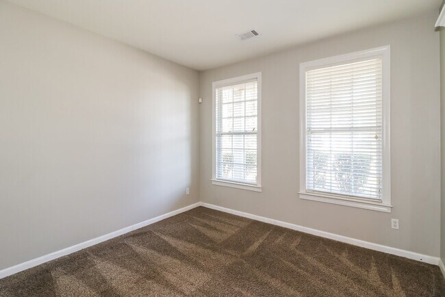 Foto del edificio - 2528 Mockingbird Ln
