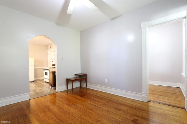 Building Photo - 1 br, 1 bath Apartment - 2124 W 18th Pl # 2R
