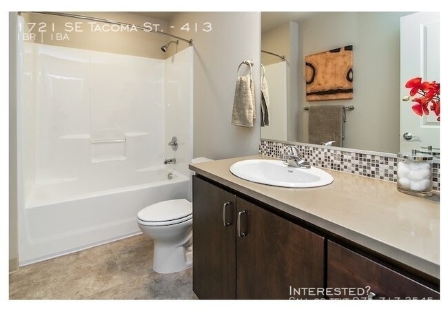 Foto del edificio - Modern, Excellent Location, Move in Special!
