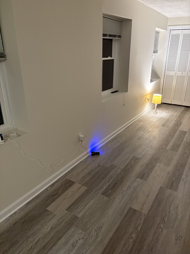 Building Photo - 42 S Cherry St