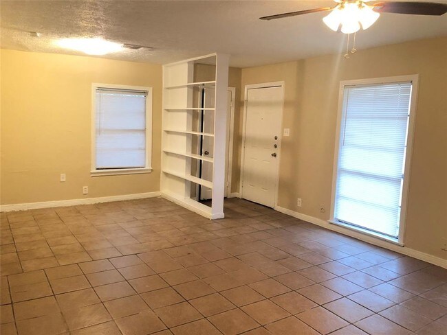 Foto del edificio - 5970 Southridge St