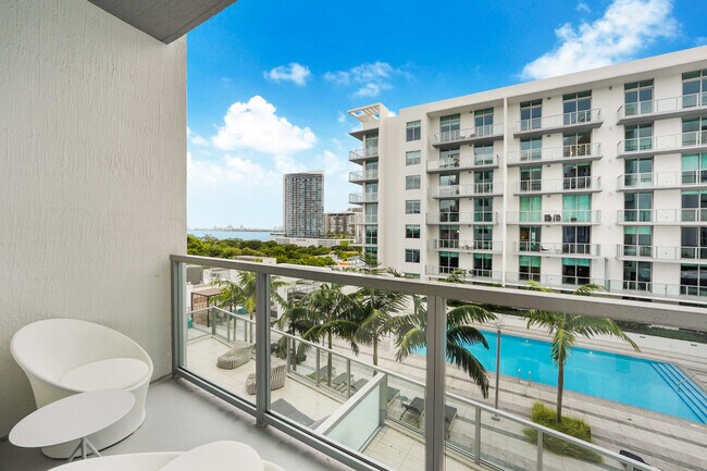 Foto del edificio - 3900 Biscayne Blvd
