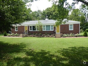 Building Photo - 211 N Bigby Dr