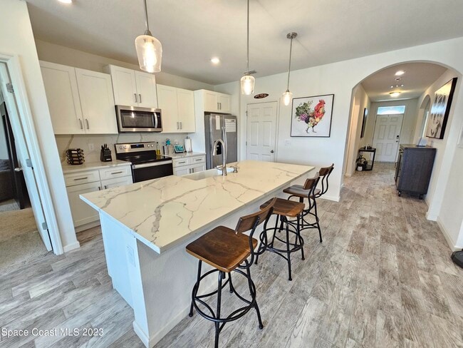 Building Photo - 445 Sorrento Dr