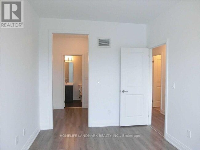 Photo du bâtiment - 780 Sheppard Ave E