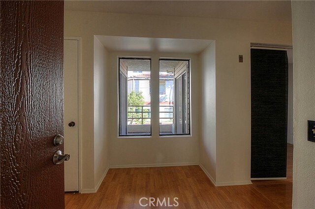 Foto del edificio - 400 N Louise St