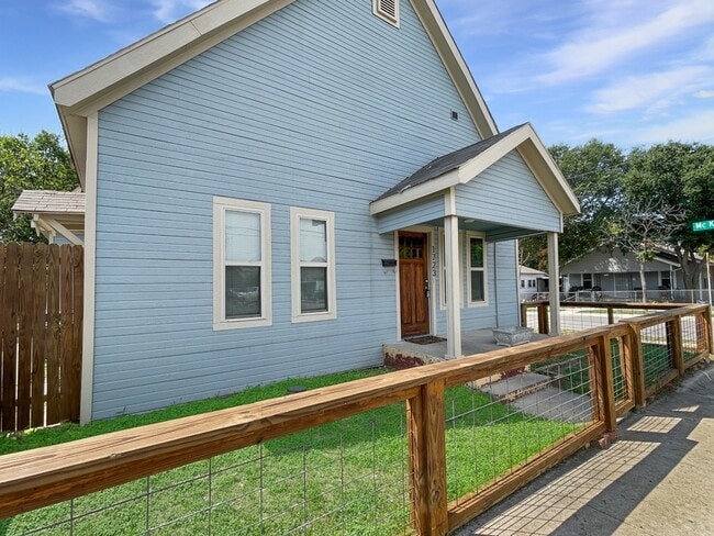 Photo - 1723 NW 25th St House