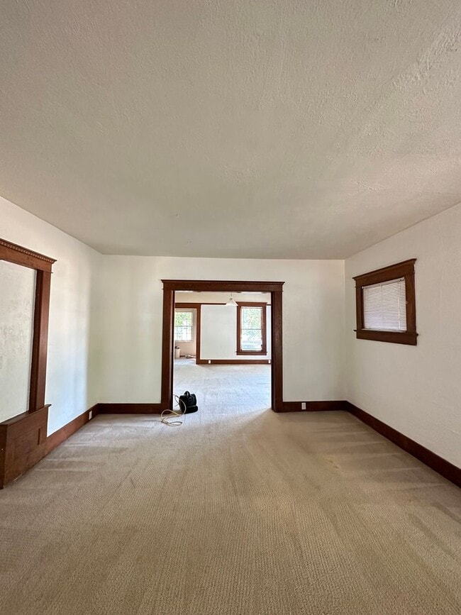 Building Photo - NW 5th