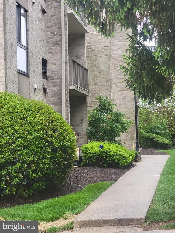 Building Photo - 6149 Edsall Rd