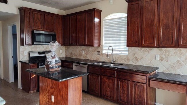 Foto del edificio - 15003 Changing Oak Ridge Ct